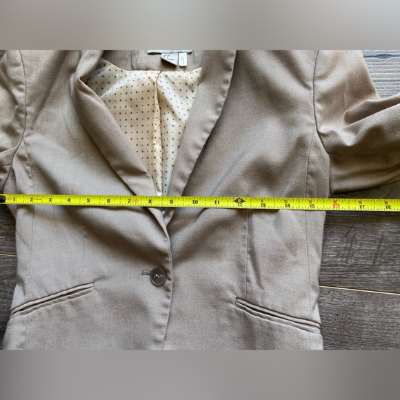 H&M beige neutral button blazer jacket - Picture 7 of 10